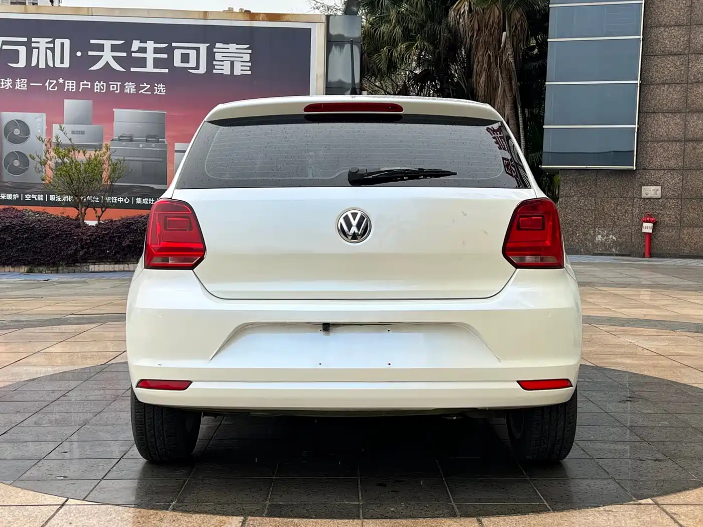 Volkswagen Polo 2014 1.6L Automatic Comfort Edition фото 5