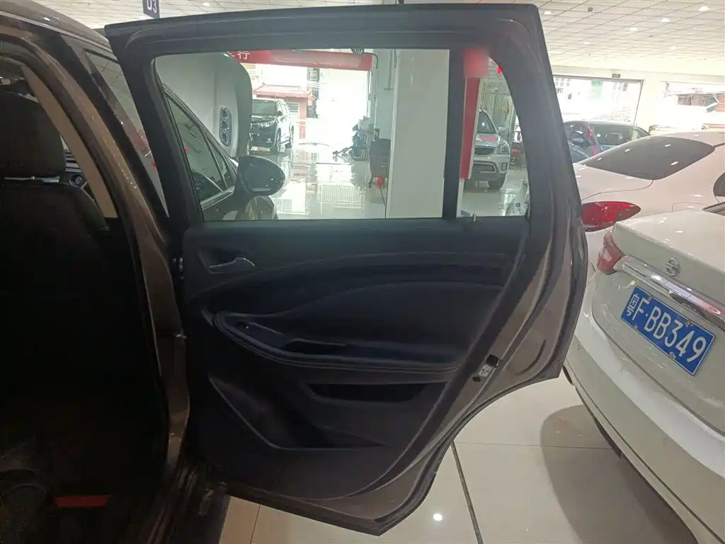 Buick Envision Plus 2016 20T 2WD Leading фото 20