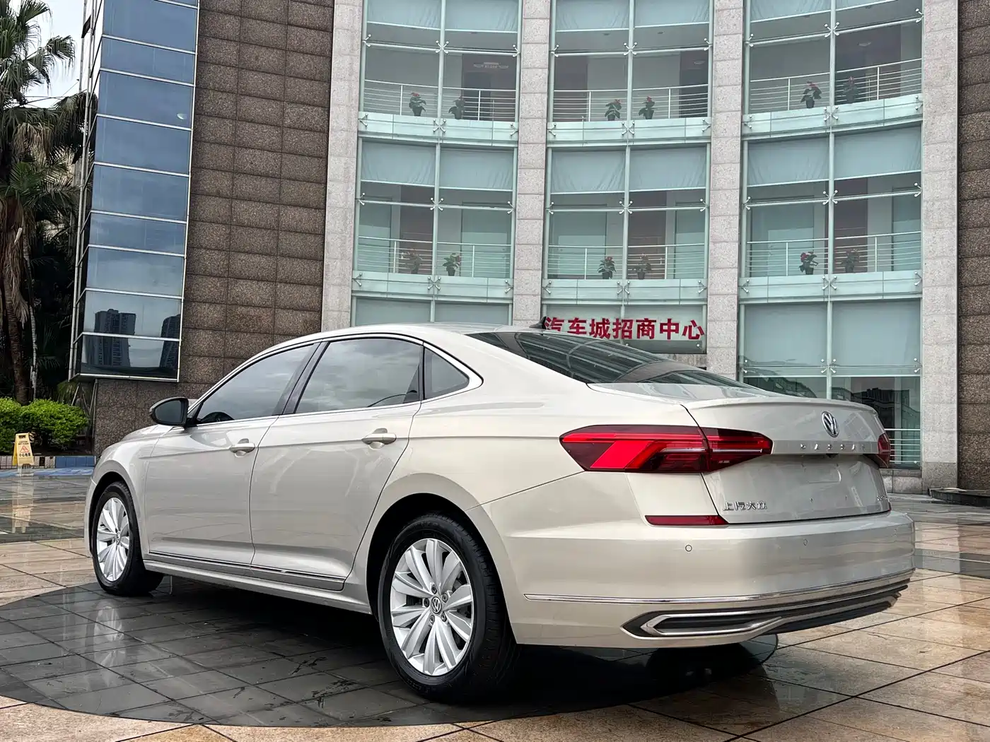 Volkswagen Passat 2019 330TSI Elite Version China VI фото 4