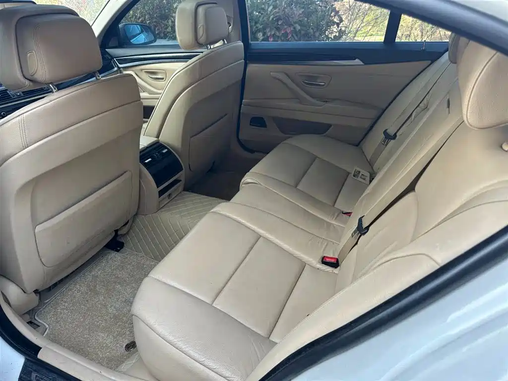 BMW 5 Series 2012 523Li Luxury фото 21