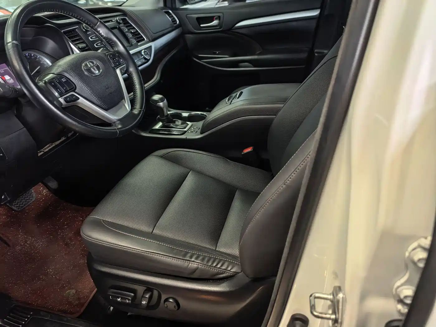 Toyota Highlander 2018 2.0T 4WD Luxury 7-seater (China V) фото 6