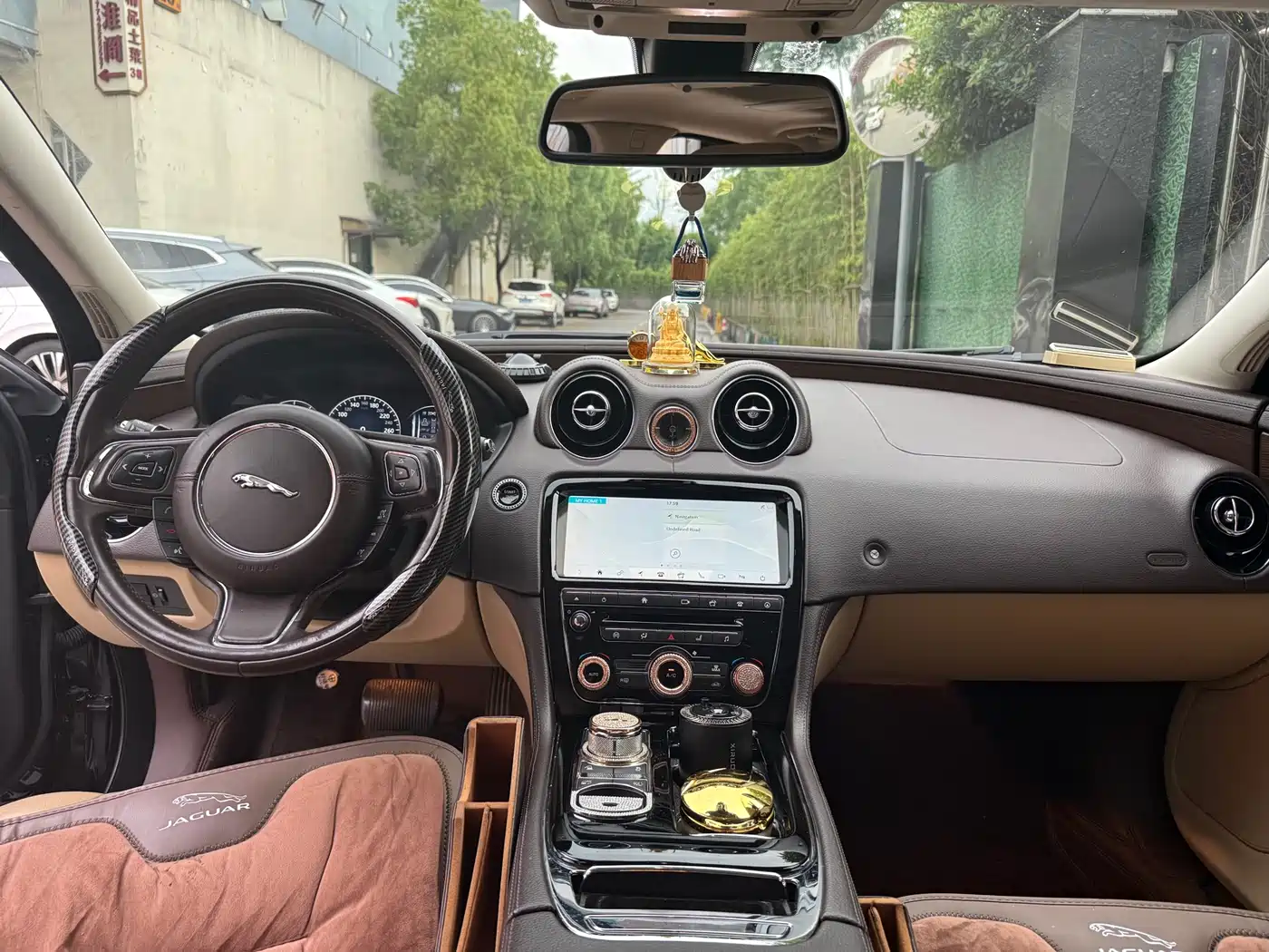 JAGUAR XJ