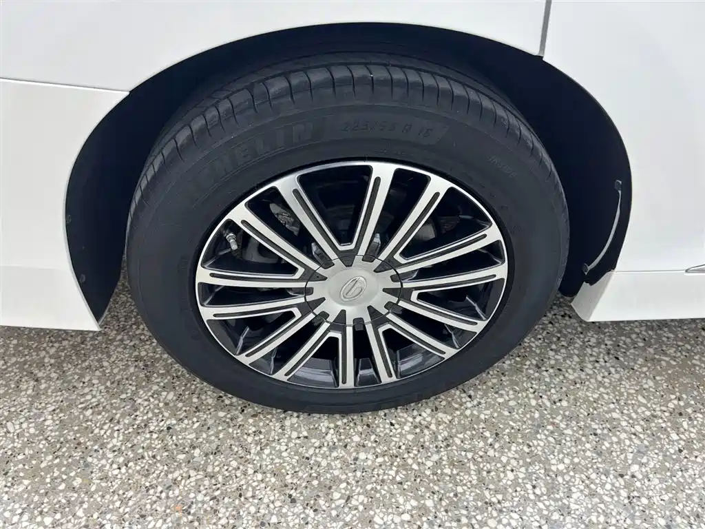 GAC Trumpchi Trumpchi M8 2021 Leading Show Series 390T Prestige Edition фото 13