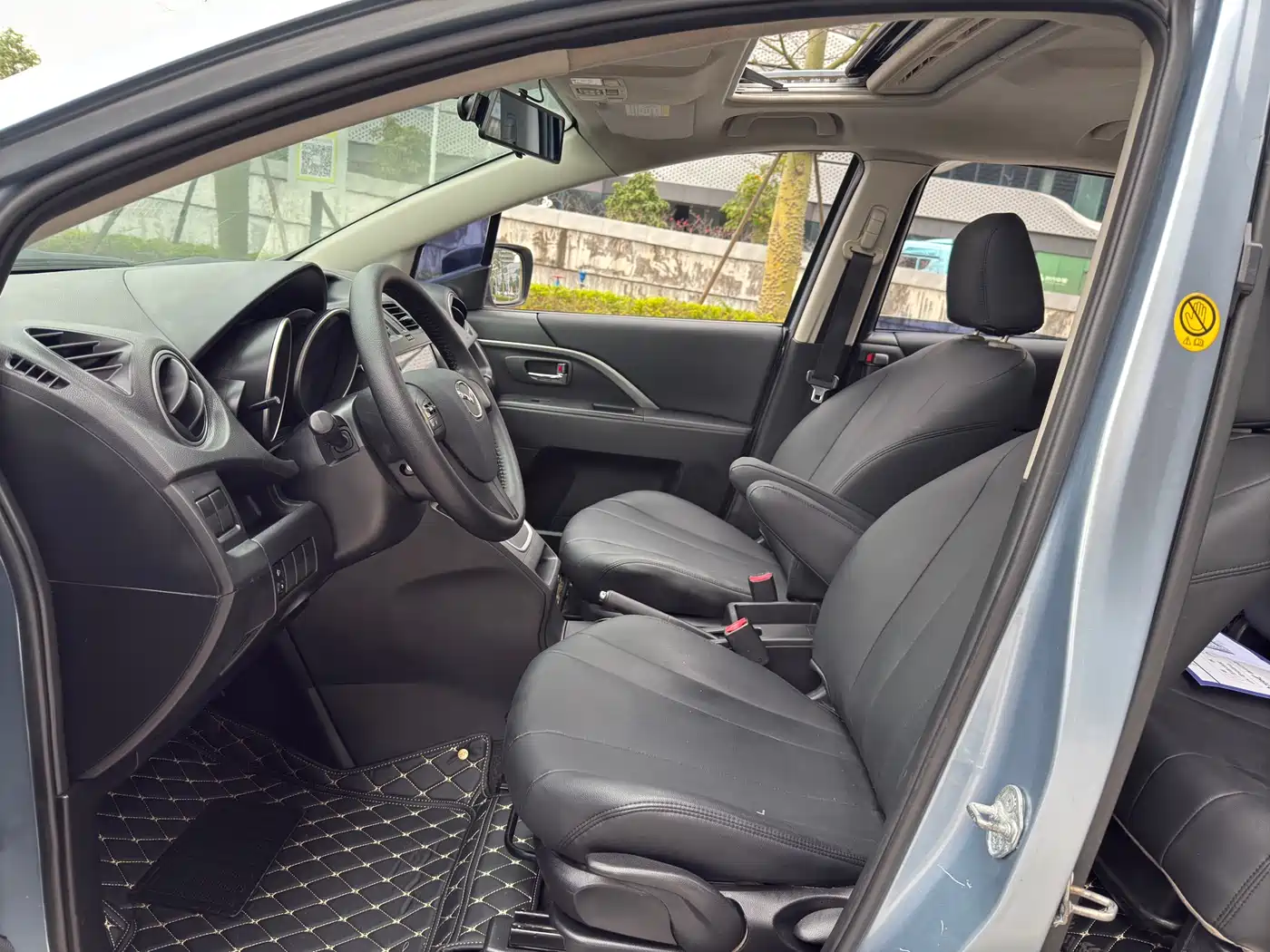 Mazda Mazda5 2012 2011 2.0L Automatic Luxury