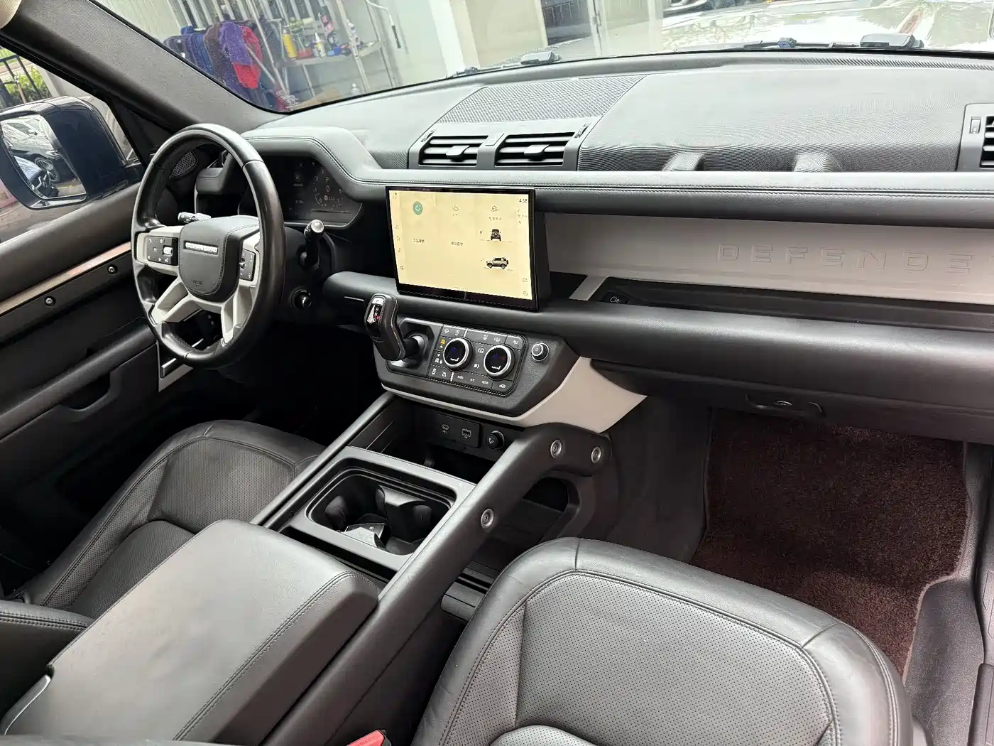 Land Rover Defender 2023 Facelift 90 3.0T P400 XS фото 8