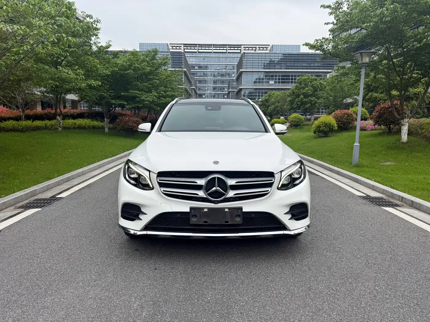 Mercedes-Benz GLC 2018 GLC 300 4MATIC Dynamic фото 2