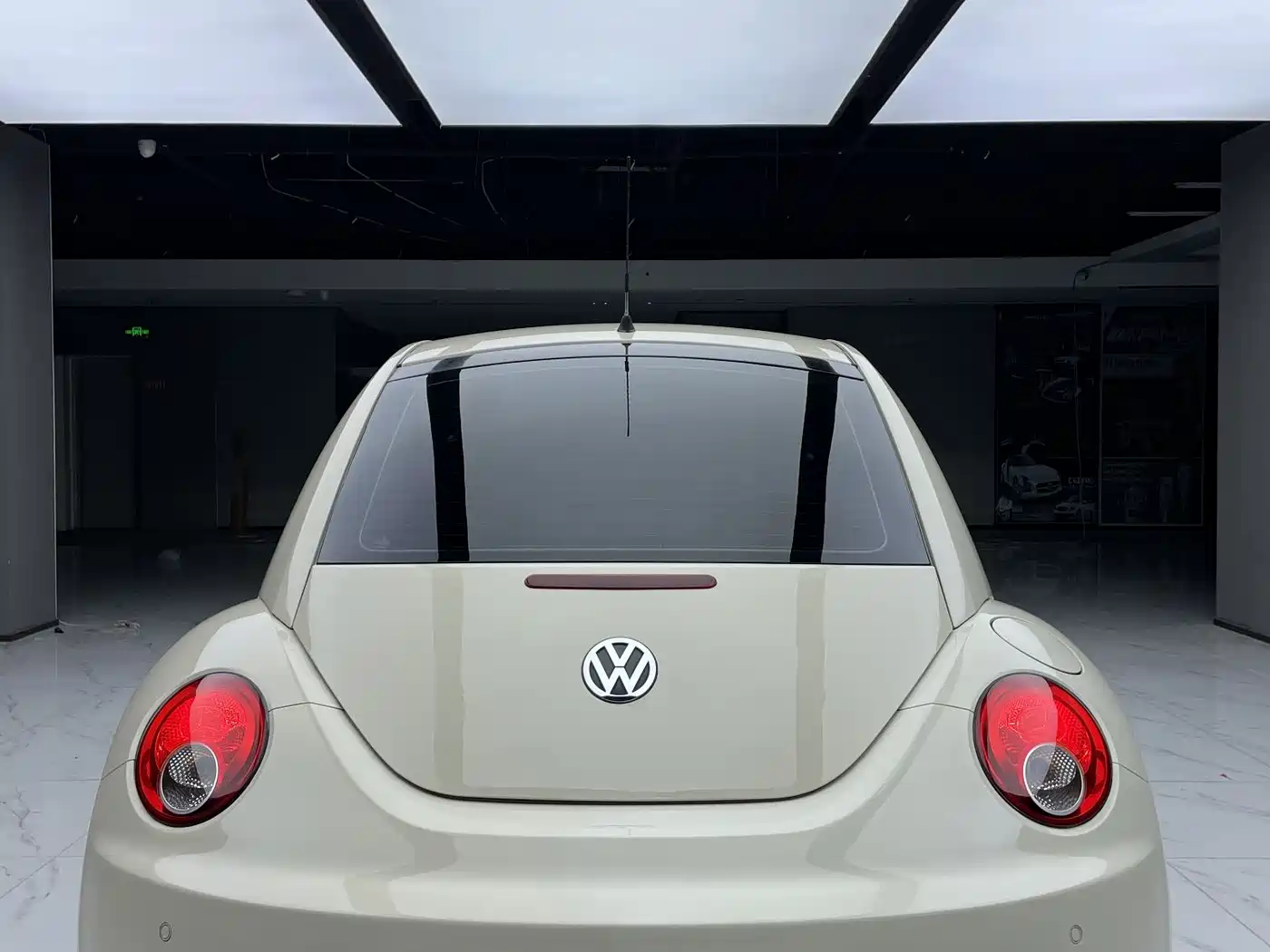 Volkswagen Beetle 2008 1.8T AT Luxury фото 14