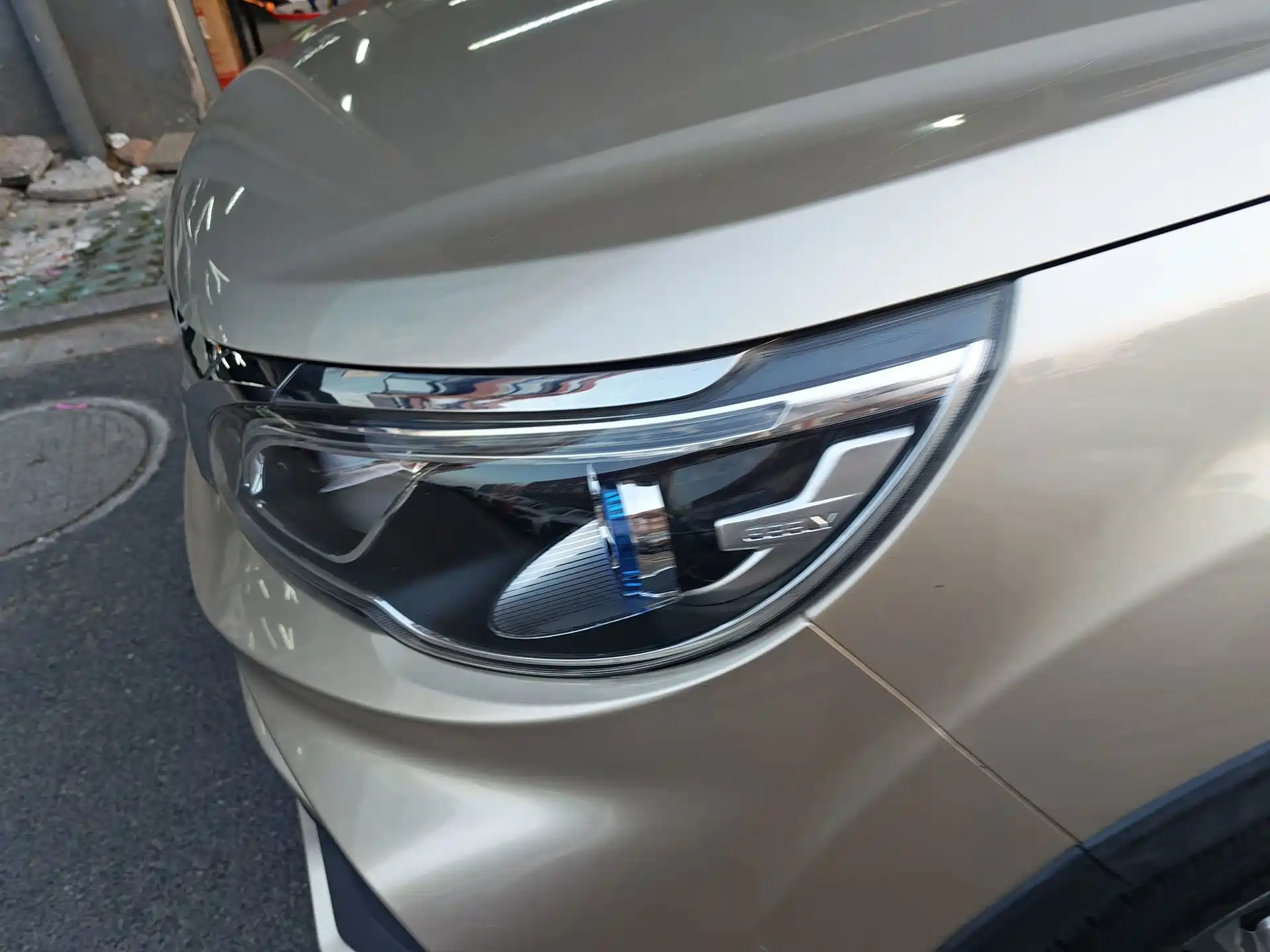 Фото 18 - Geely Vision X3
