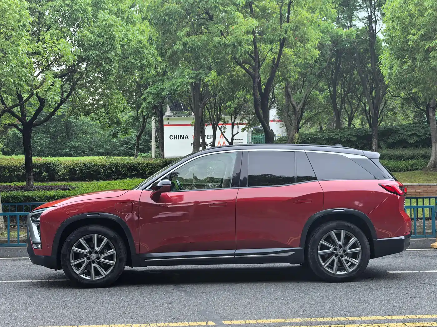 NIO ES8 2019 2018 425KM Base Edition 6-Seater