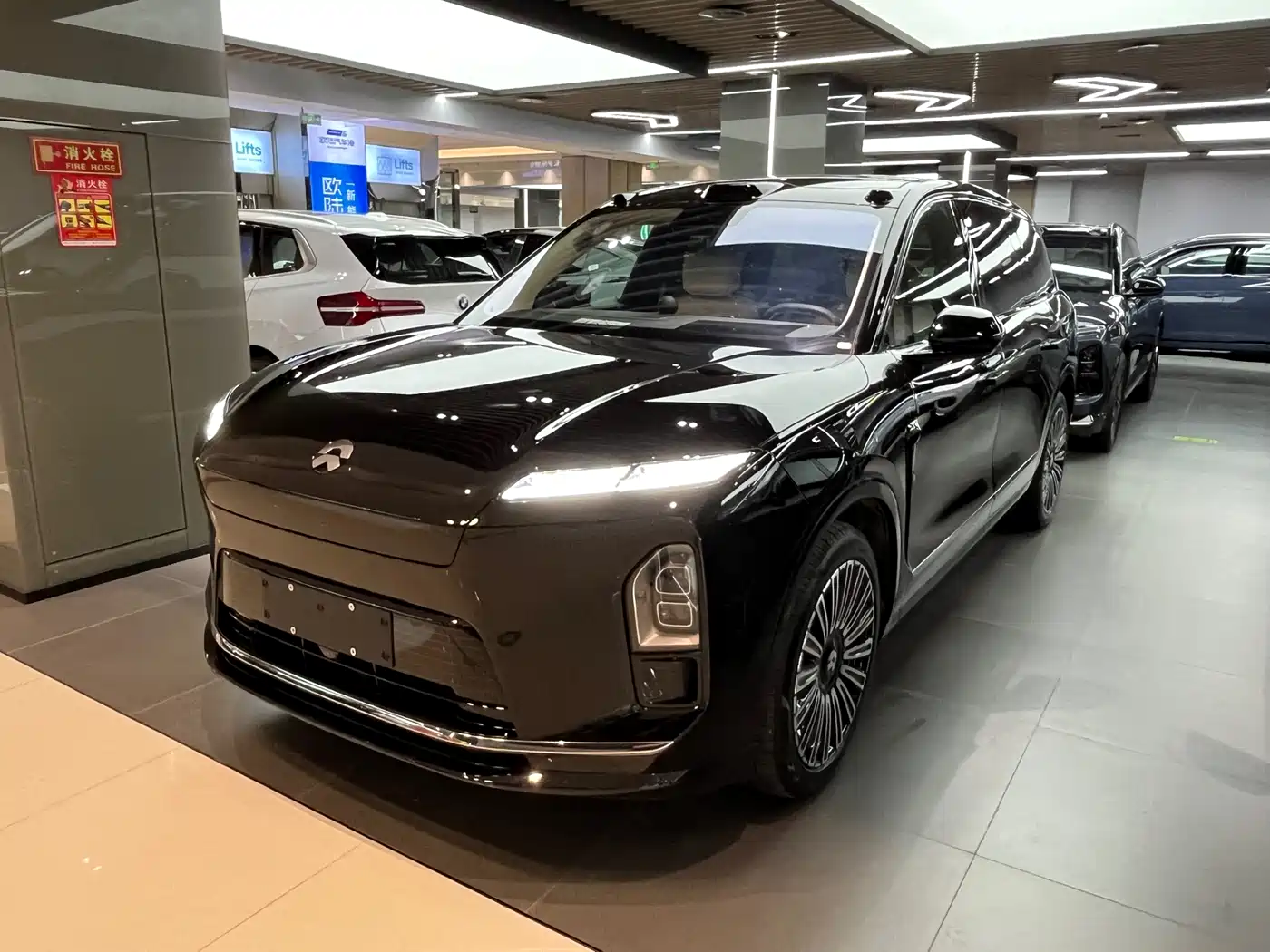 NIO ES8 2025 Model 6-Seat Executive Luxury Edition