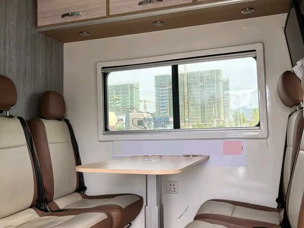 SAIC Maxus Xintu V80 2018 2.5T AMT Aoyun Short Wheelbase Ultra Low Roof 5-6-seater фото 12