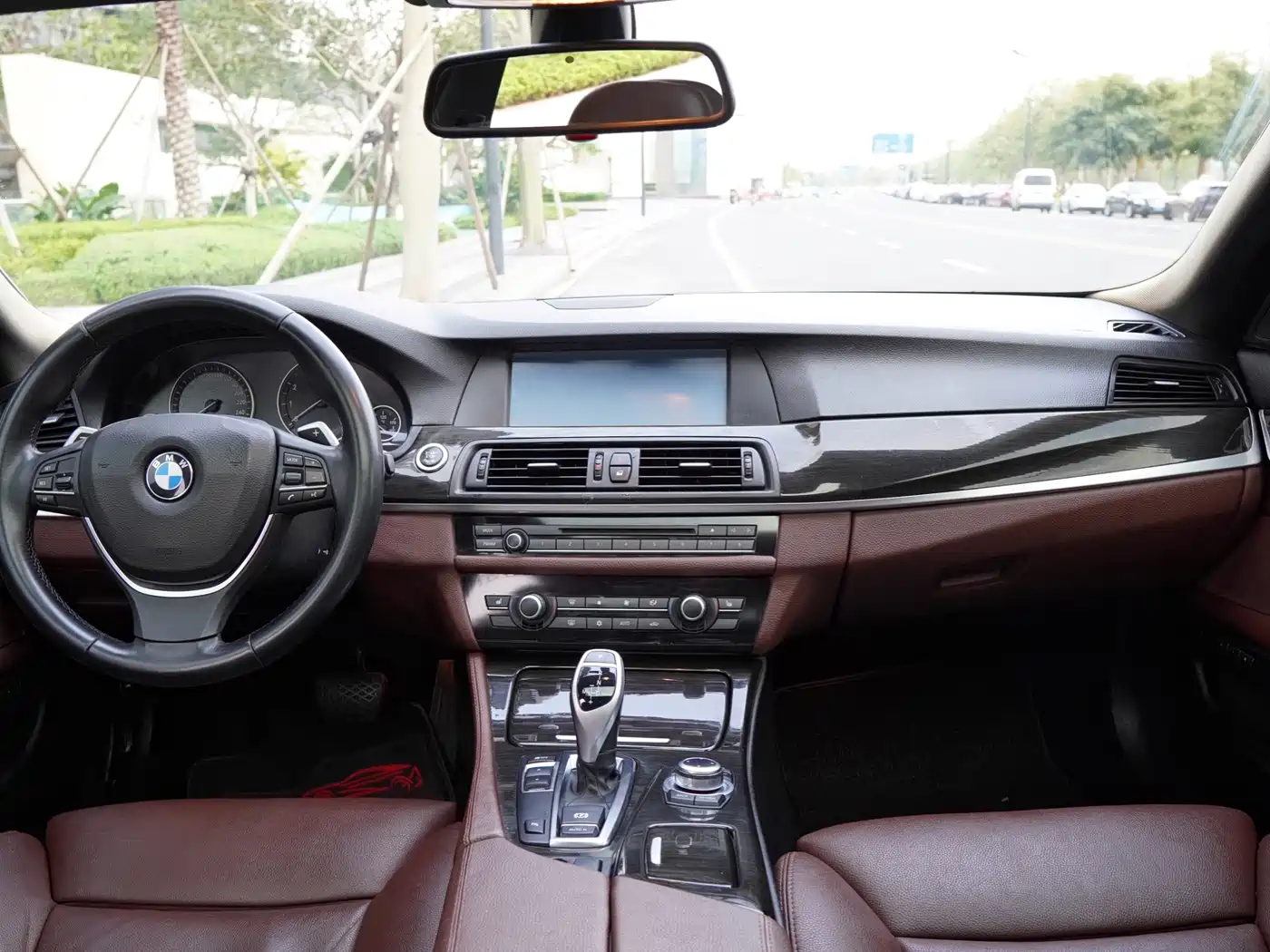 BMW 5 Series 2011 535Li Luxury фото 7