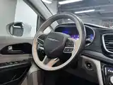Фото 10 - Chrysler Pacifica PHEV