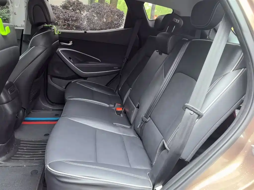 Hyundai Santa Fe 2017 2.0T Automatic 4WD Intelligent 7-Seater фото 17