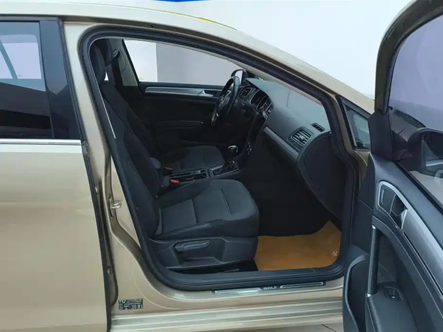 Volkswagen Golf 2020 Beloved Edition 280TSI DSG Comfort фото 8