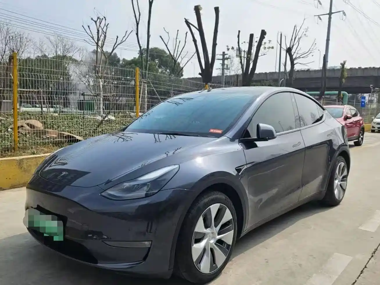 TESLA MODEL Y