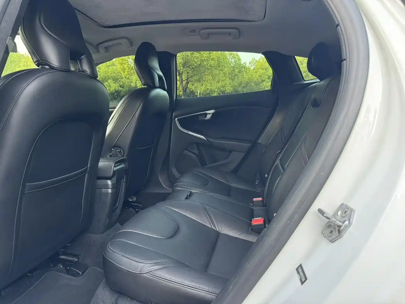 Фото 8 - Volvo V40