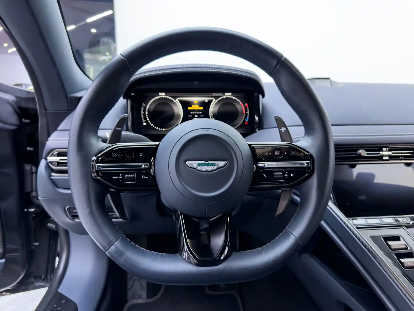 Aston Martin DB12 2024 2025 4.0T V8 Coupe