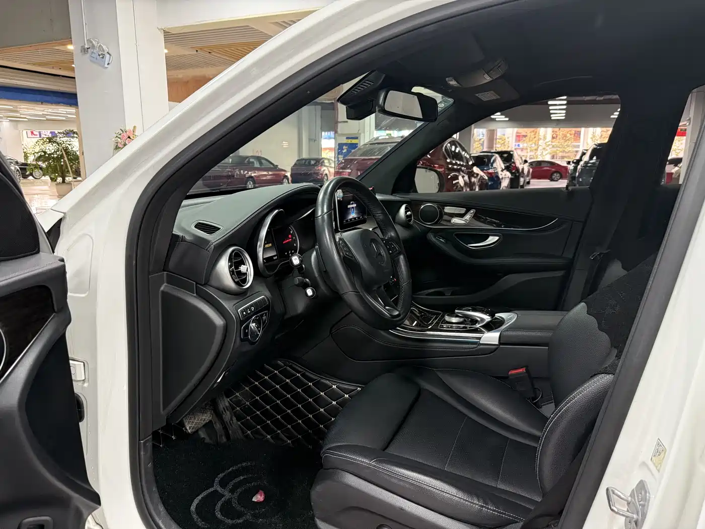 Mercedes-Benz GLC 2019 Facelift GLC 260 L 4MATIC Luxury фото 6