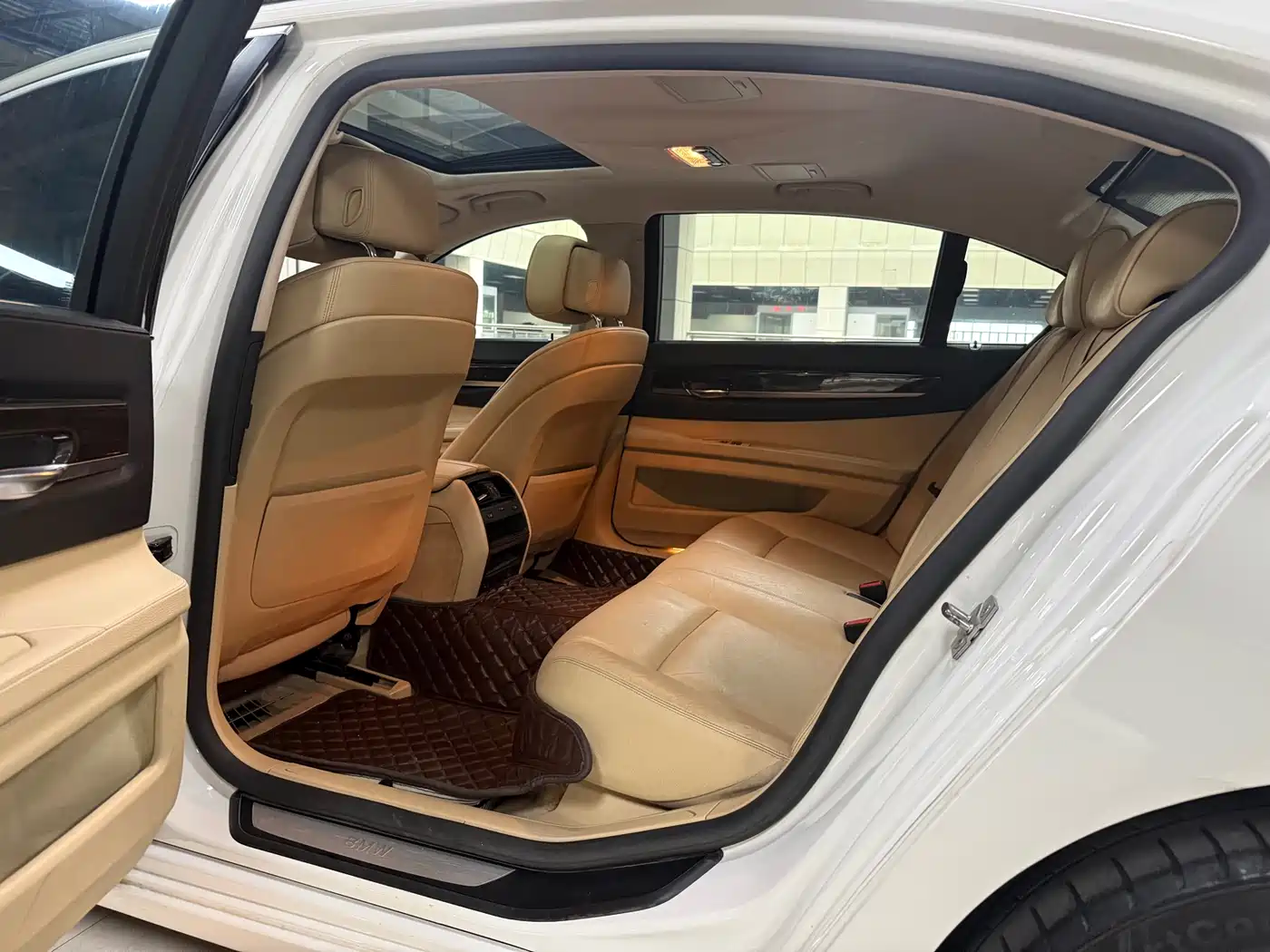 BMW 7 Series 2011 730Li Elegance фото 8