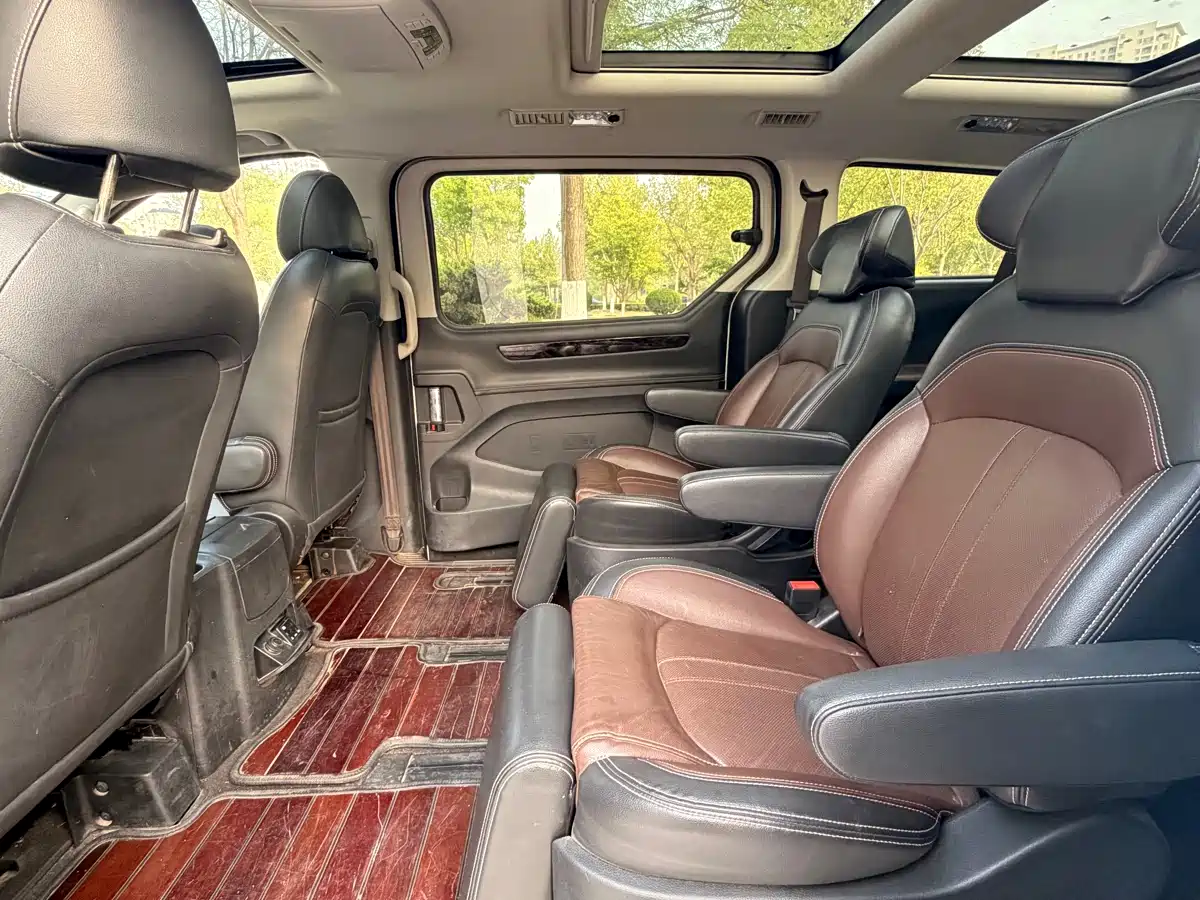 SAIC Maxus Maxus G10 2016 2.0T Automatic Luxury Executive Edition фото 7