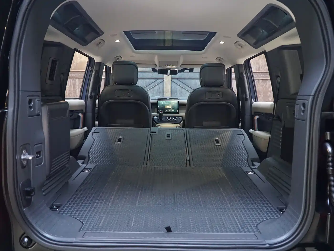 Land Rover Defender 2022 110 P400 X-DYNAMIC HSE фото 20