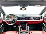 Photo 12 - Porsche Cayenne
