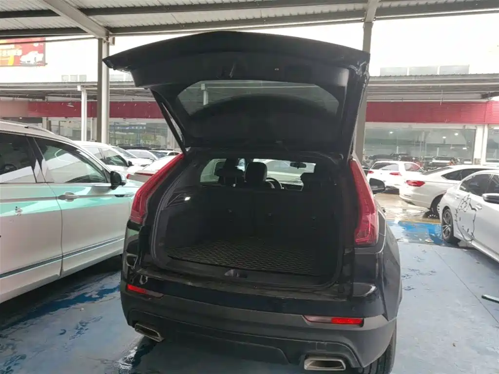 CADILLAC XT4