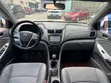 Photo 7 - Hyundai Verna