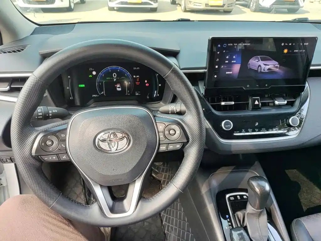Photo 10 - Toyota Corolla