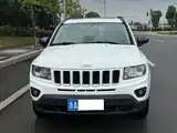 Photo 2 - Jeep Compass (Import)