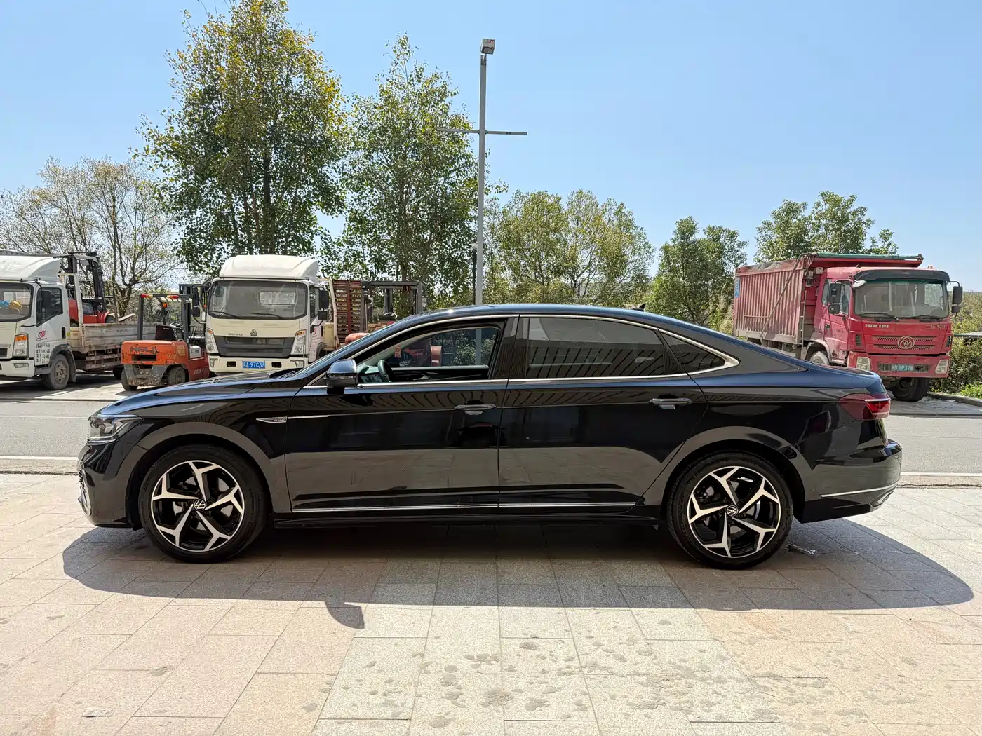 Volkswagen Passat 2024 Model 380TSI Starlight Elite фото 4