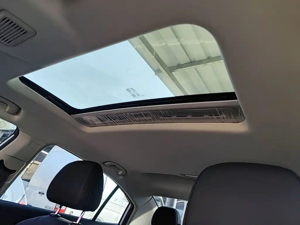 Photo 18 - Roewe i5
