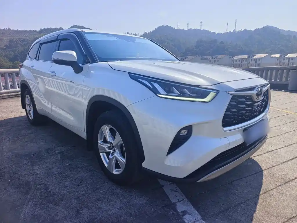 Photo 7 - Toyota Highlander