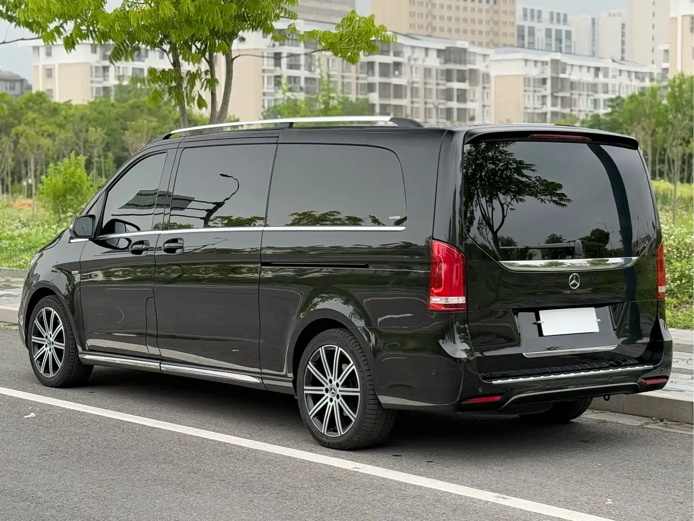 Mercedes-Benz V-Class 2022 V 260 L Long Wheelbase Luxury Edition фото 14