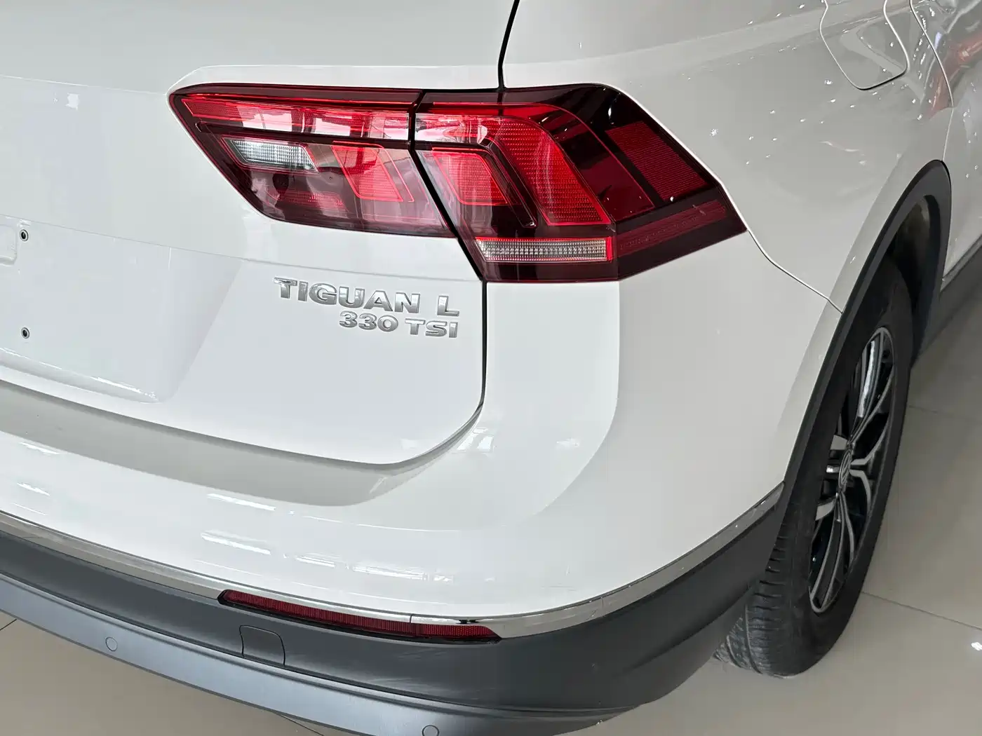 Volkswagen Tiguan L 2018 330TSI Automatic 2WD Luxury Edition фото 9