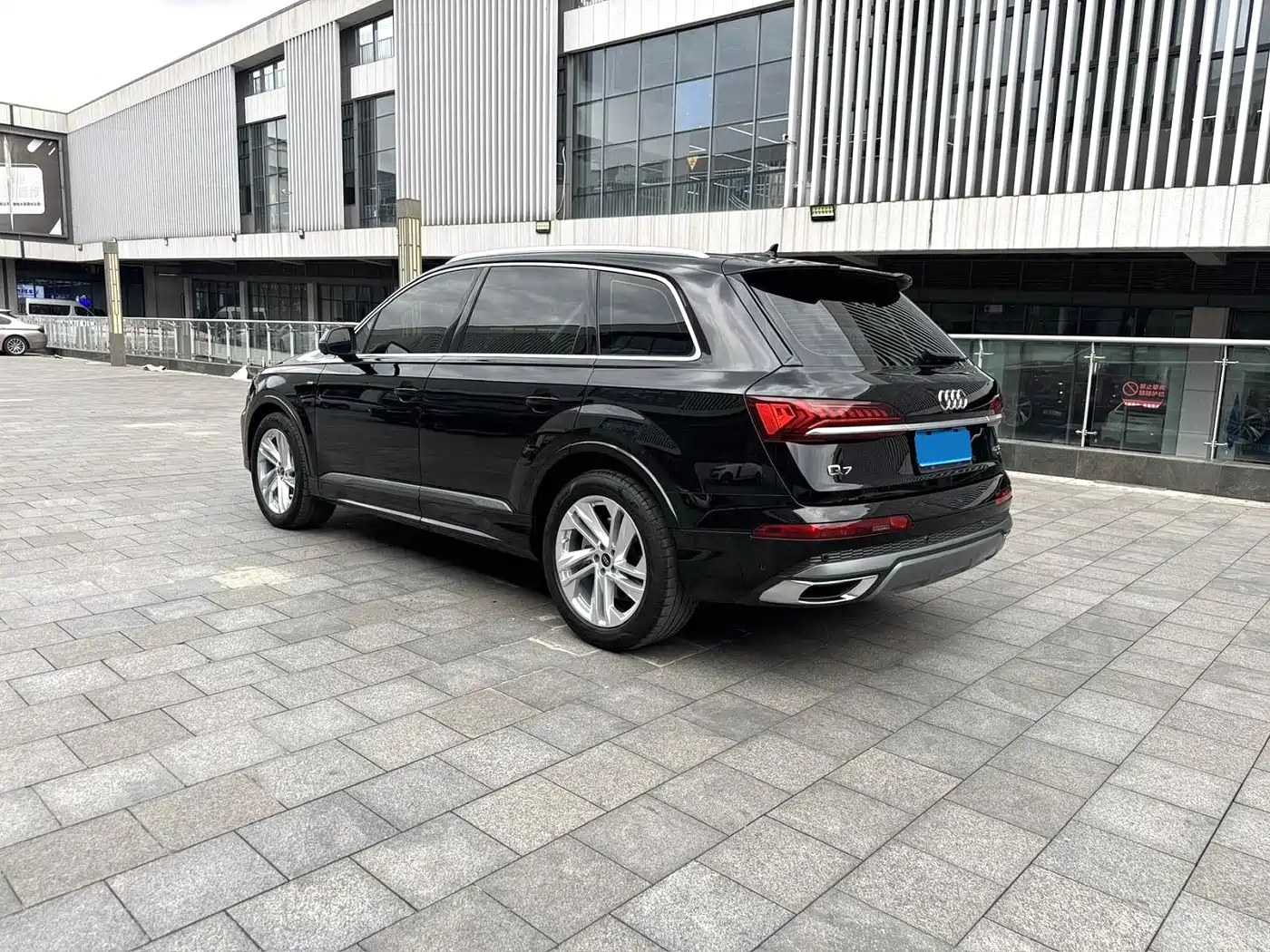 AUDI Q7