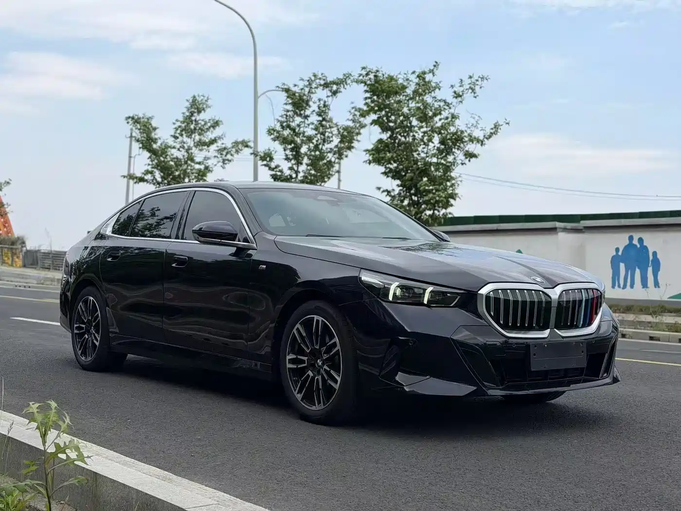 BMW 5 Series 2024 530Li Leading M Sport Package фото 3