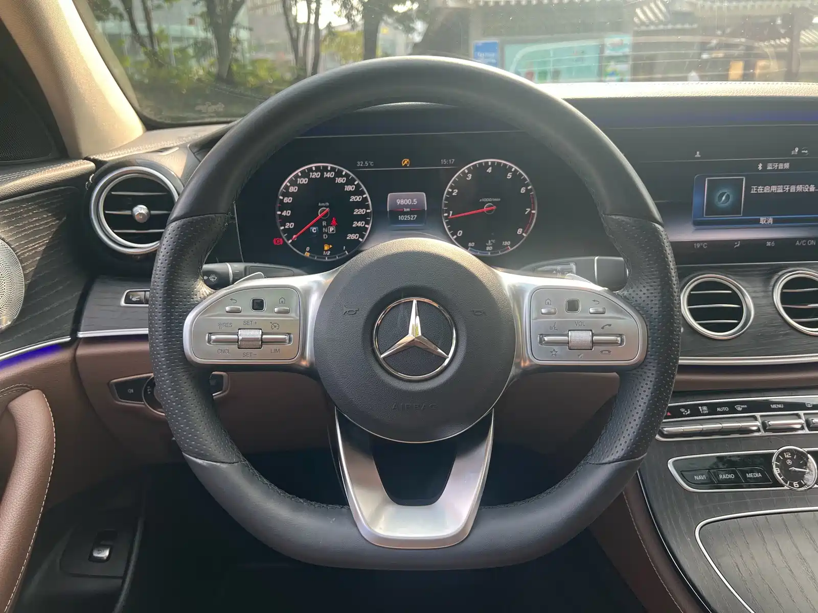 Фото 18 - Mercedes-Benz E-Class