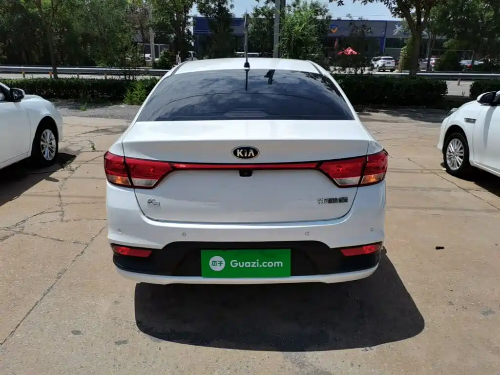Kia K2 2017 2017 Sedan 1.4L AT GLS