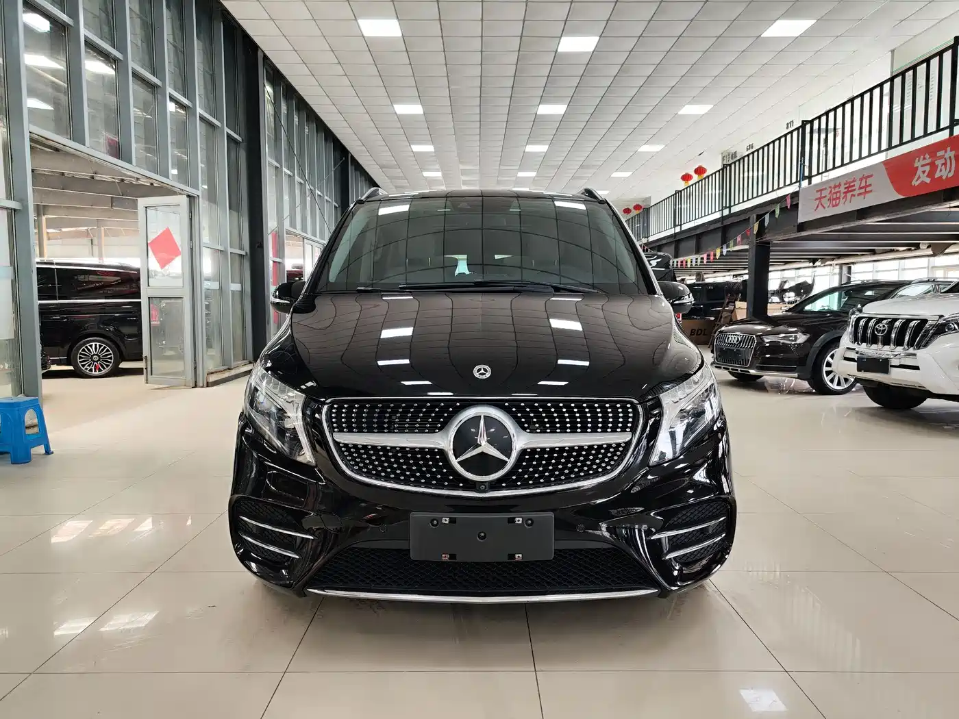 MERCEDES-BENZ V CLASS