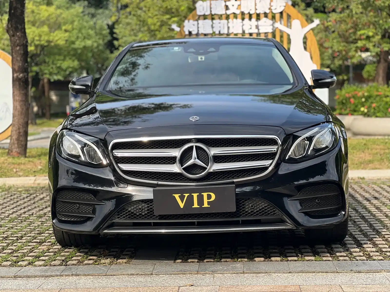 Фото 4 - Mercedes-Benz E-Class
