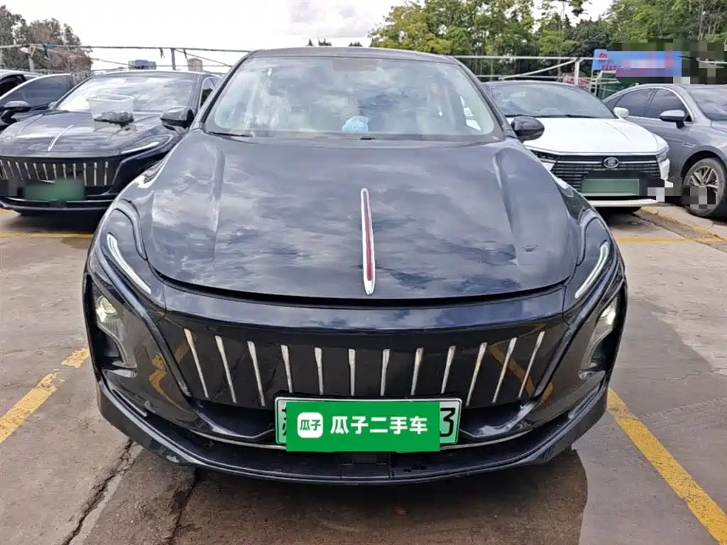 Hongqi E-QM5 2022 431km Charging Enjoyment Edition фото 3