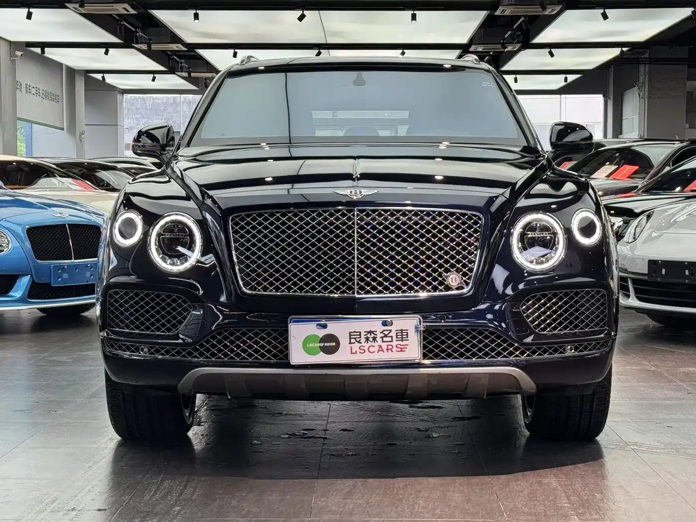 Bentley Bentayga 2017 2016 6.0T Standard Edition