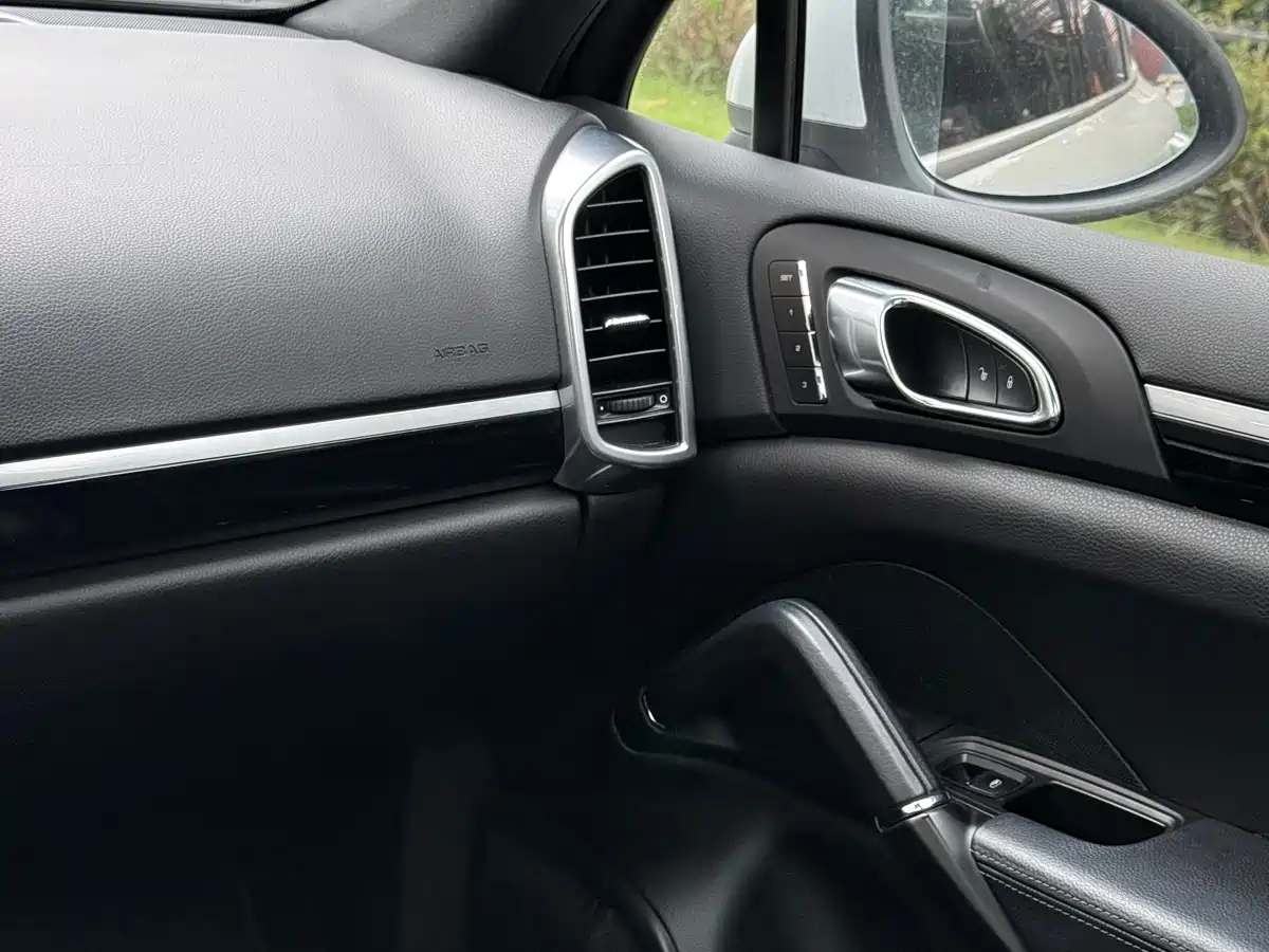 Porsche Cayenne 2014 Cayenne Platinum Edition 3.0T фото 27