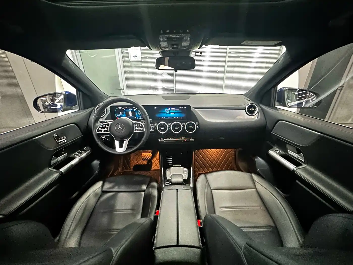 MERCEDES-BENZ GLA