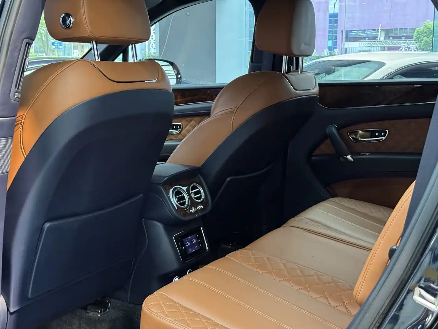 Bentley Bentayga 2017 2016 6.0T Standard Edition