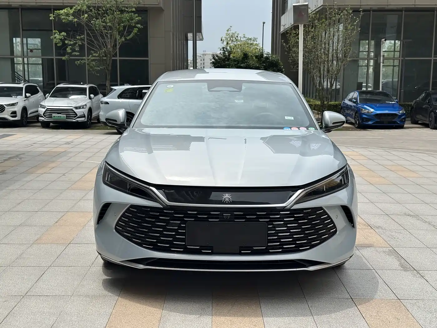 BYD Qin L 2025 DM-i Smart Drive Edition 80KM Leading фото 3