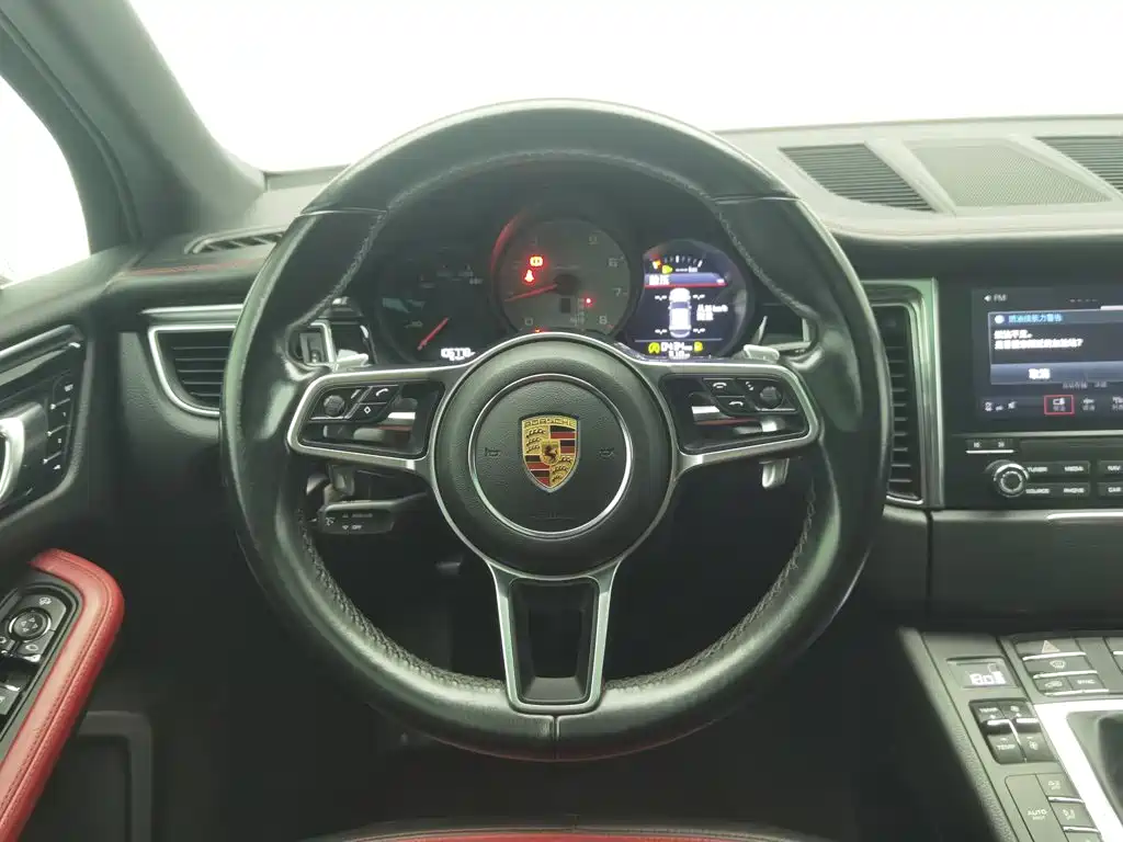 Фото 11 - Porsche Macan