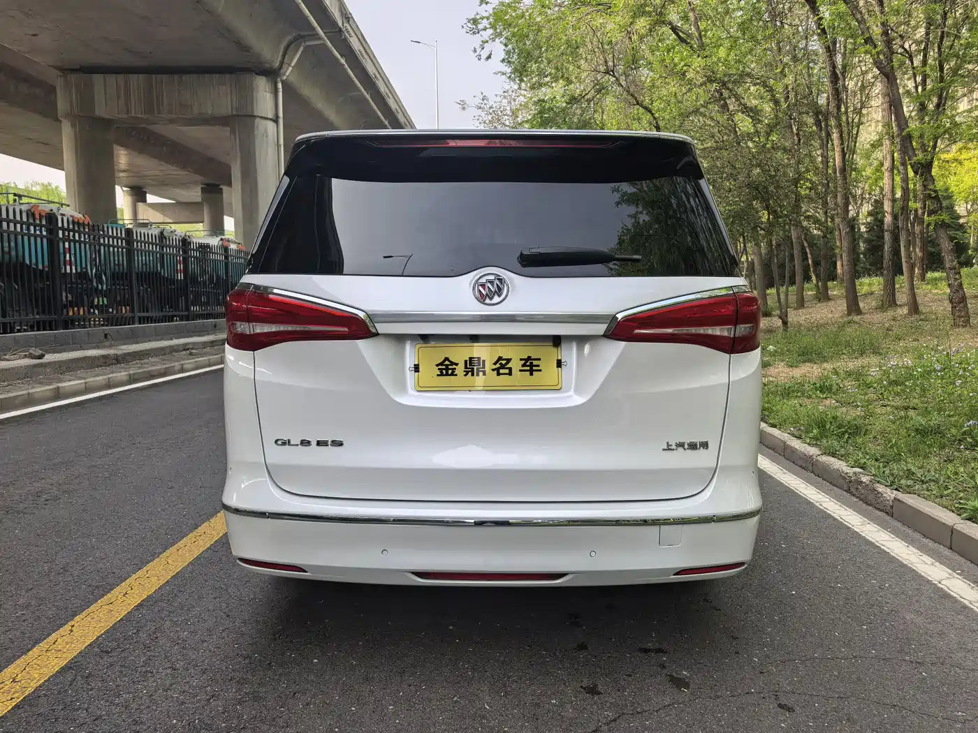 Buick GL8 2018 ES 28T Comfort Type China VI фото 4